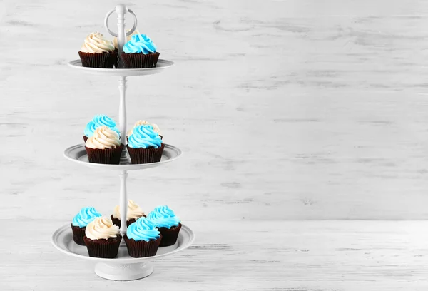 Cupcakes en una mesa — Foto de Stock