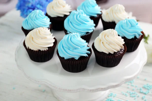 Cupcakes en primer plano plato — Foto de Stock