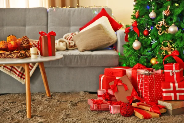 Christmas interior with fir tree — Stock Photo, Image