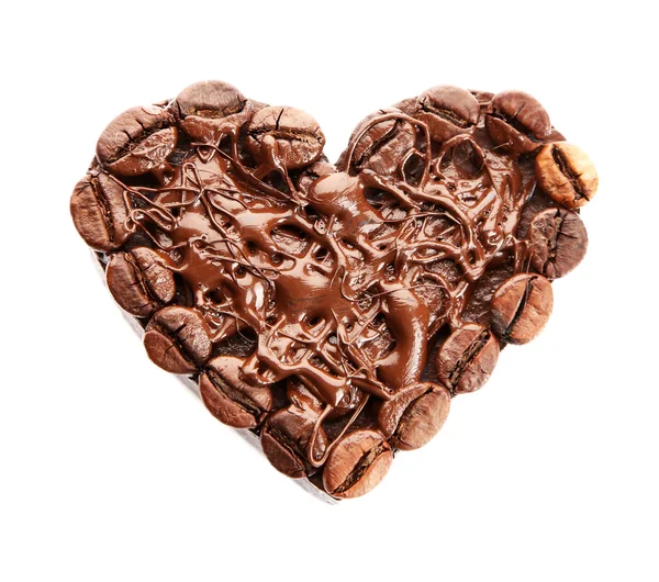 Coeur chocolat avec grains de café, isolé sur blanc — Photo