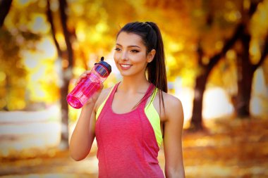 kadın içme suyu sonbahar Park