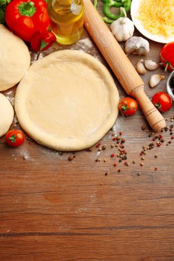 Hamur olarak ve pizza, tablo için malzemeler