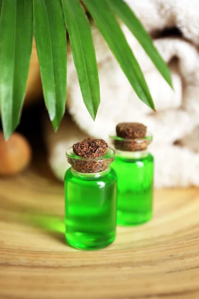 Ätherisches Öl für die Aromatherapie, hautnah — Stockfoto