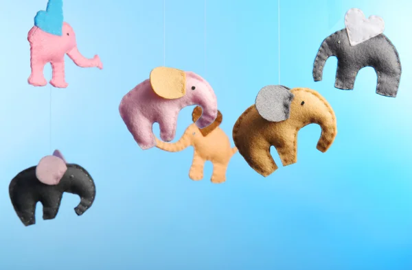 Rouno sloni na modrém pozadí — Stock fotografie