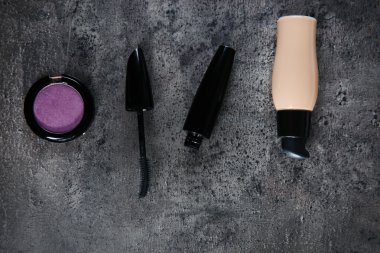 Rimel fırçası ve kozmetik 