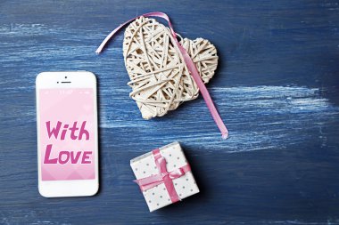 yürekleri beyaz akıllı telefon 