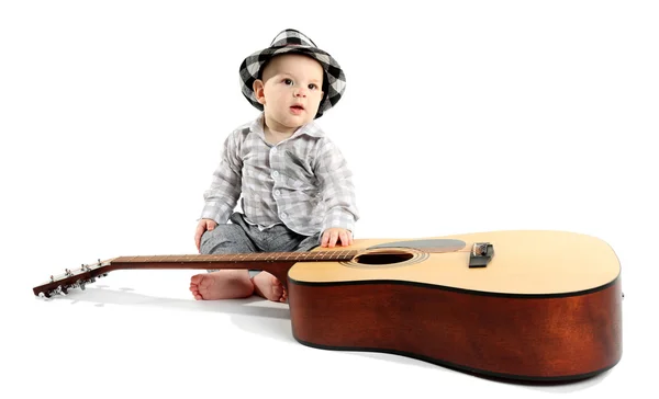 Carino bambino in cappello con chitarra — Foto Stock