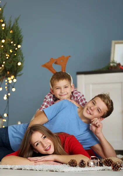 Happy sister and brothers — Stock Photo, Image