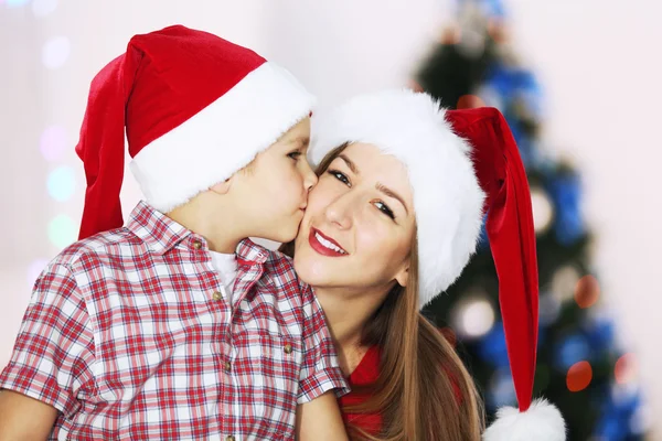 Kız ve erkek Noel Oda — Stok fotoğraf