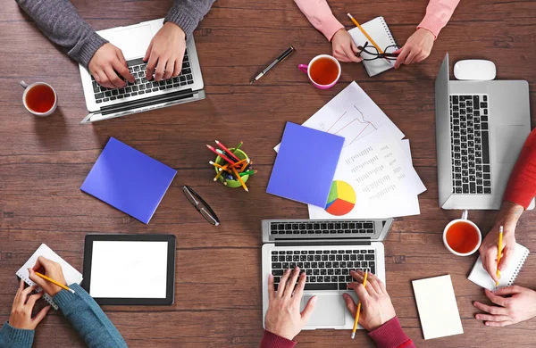 Riunione di lavoro a tavola — Foto Stock