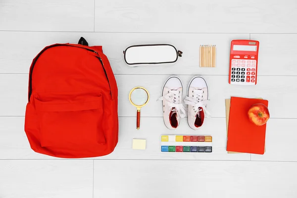 Set de escuela con mochila —  Fotos de Stock