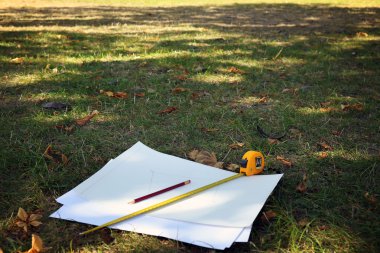 Kağıt ve kalem ile metre 