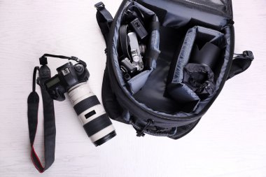 Fotoğrafçının ekipman katta 