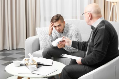 Psikolog, genç adam