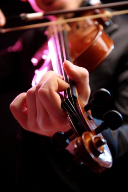 Kemancı'nın performans yakın çekim