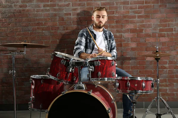 Musician playing drums — Stock Photo, Image