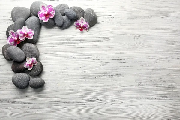 Spa stones and orchids — Stock Photo, Image