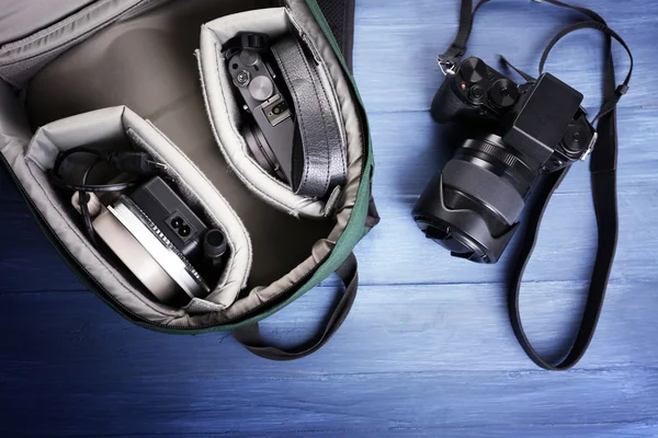 Fotografs utrustning på golvet — Stockfoto