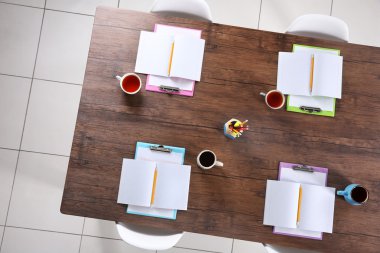 işyeri üst görünümü.