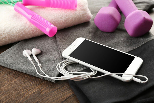 Спортивная одежда и оборудование
