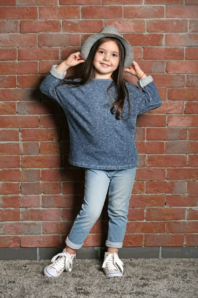 Portret dziewczynki dziecko moda — Zdjęcie stockowe