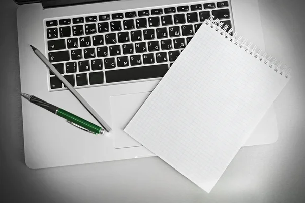 Σημειωματάριο, φορητός υπολογιστής πληκτρολογίου — Φωτογραφία Αρχείου