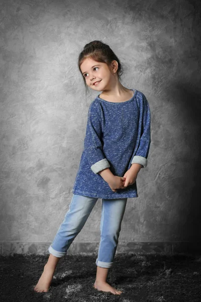 Πορτρέτο του παιδί κοριτσάκι μόδας — Φωτογραφία Αρχείου
