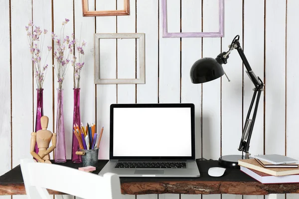 Elegante posto di lavoro a casa — Foto Stock