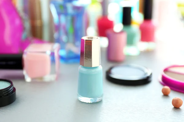 Nagellak met make-up cosmetica — Stockfoto