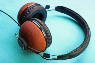 Mavi modern kulaklıklar 