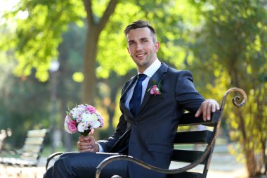 Damat Düğün buketi holding  