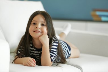 Güzel küçük kız. 