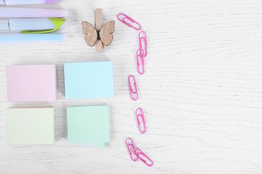 Renkli çıkartmalar ve Klipler 