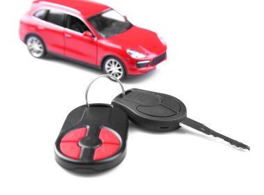 Küçük kırmızı araba ile anahtar