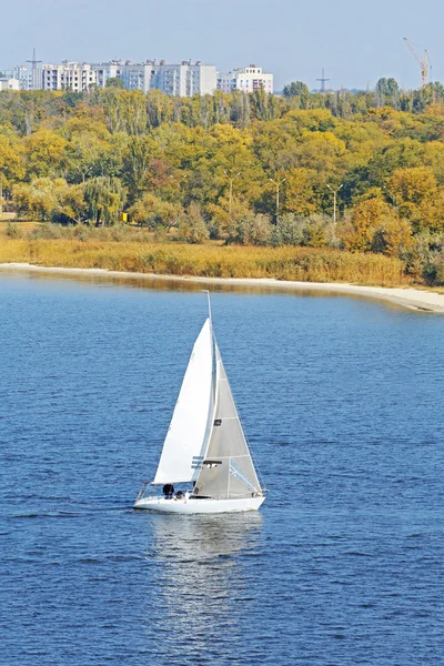 Hermoso yate de vela — Foto de Stock