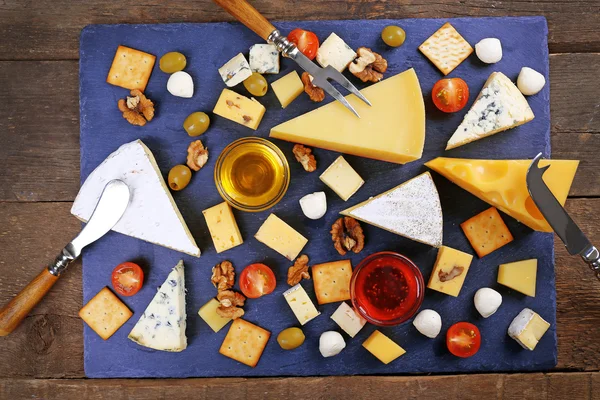 Sýr pro degustaci, horní pohled — Stock fotografie