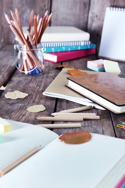 Verschiedene Büromaterialien — Stockfoto