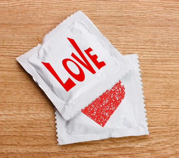 Condooms met tekst Love — Stockfoto