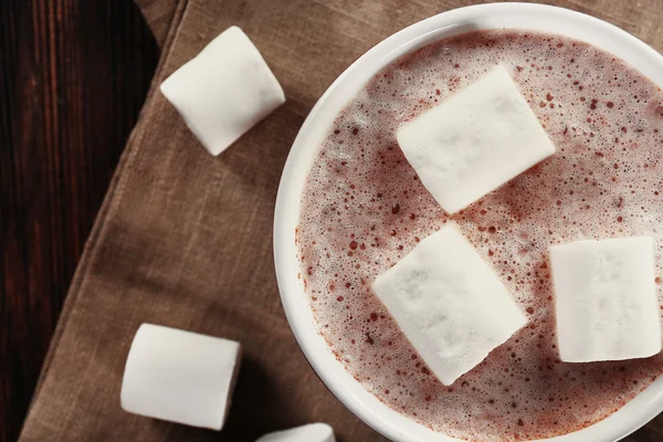 Tasse heißen Kakao mit Marshmallow — Stockfoto