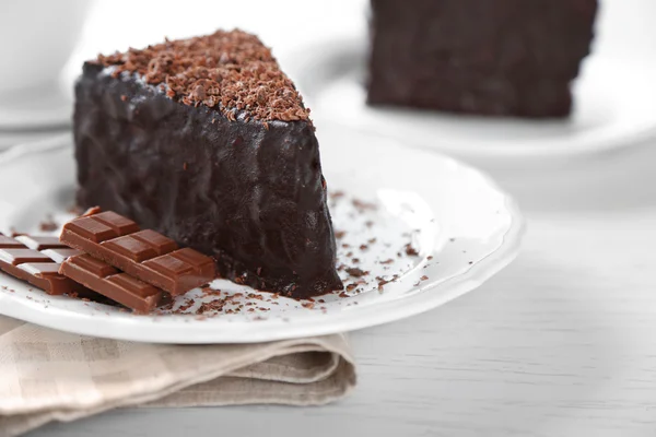 Schokoladenkuchen mit Schokoladencreme — Stockfoto