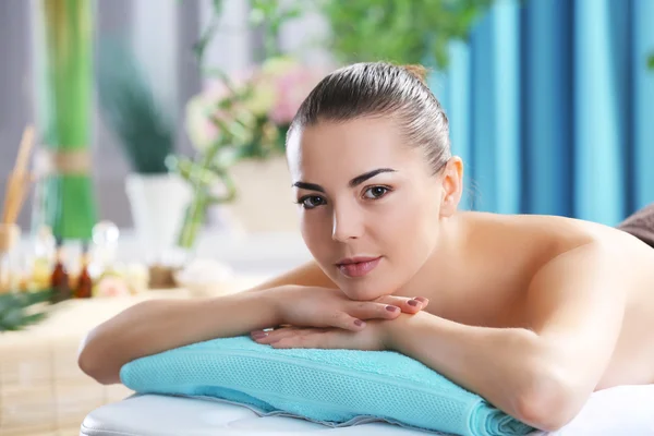 Frau bereit für Wellness-Massage — Stockfoto