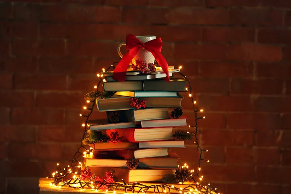 Christmas tree made of books — Stock Photo, Image