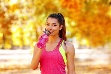 kadın içme suyu sonbahar Park