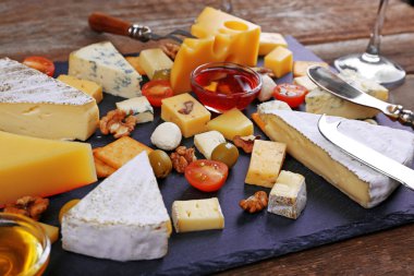 lezzetli peynir tatma için