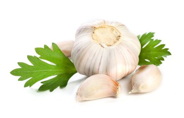 Maydanoz yaprakları ile sarımsak