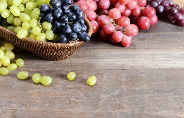 Kabın içinde üzüm dalları 