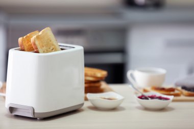 Tost yemekler ve sandviçler makinesiyle