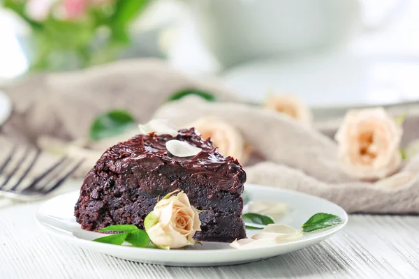 Morceau de gâteau au chocolat — Photo