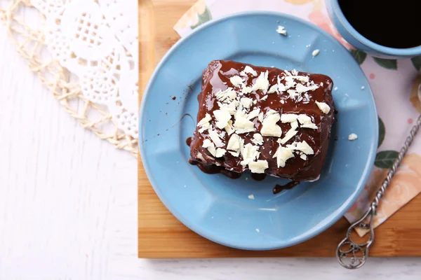 Delicious chocolate brownie on plate — Stock Photo, Image