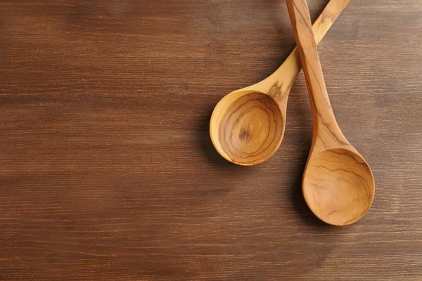 Dos cucharas de madera — Foto de Stock